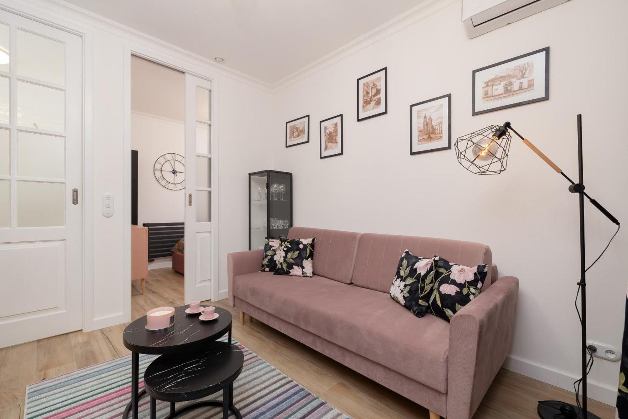 Beautiful & Stylish Dietla With Air Conditioning By Renters