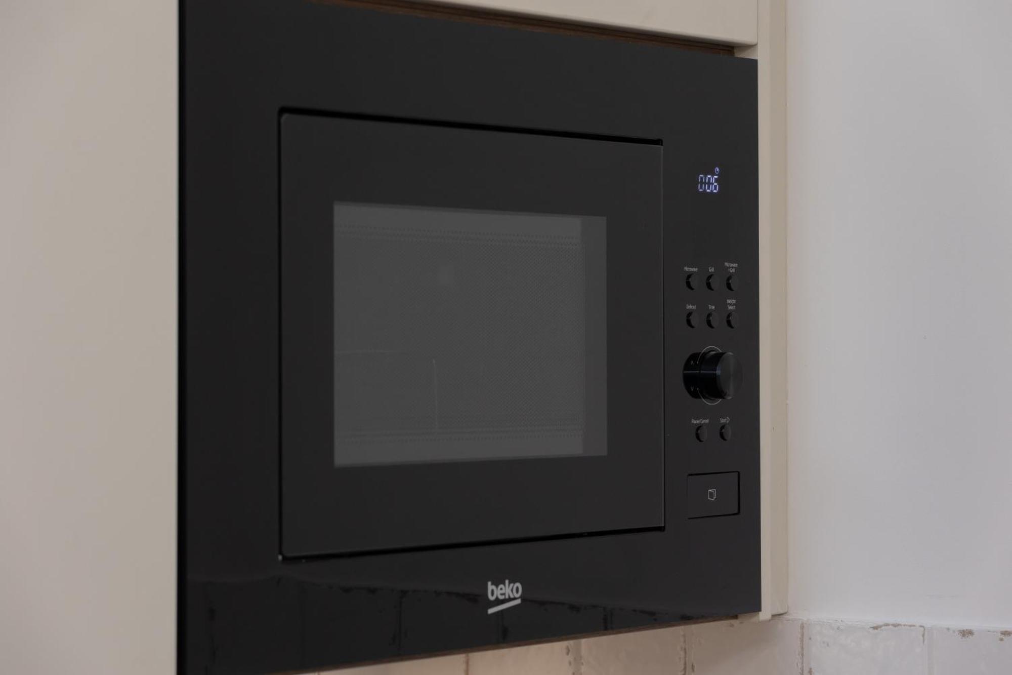 Beautiful & Stylish Dietla With Air Conditioning By Renters Apartment
