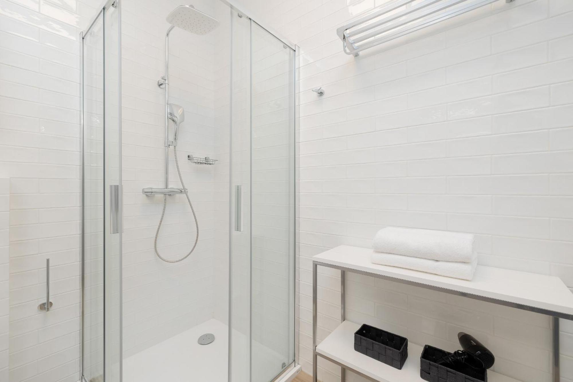 Apartment Beautiful & Stylish Dietla With Air Conditioning By Renters
